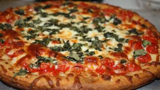 Тесто для пиццы — быстрые и вкусные рецепты в домашних условиях